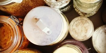 Illustration du billet Astuce simple pour détacher la colle des bocaux