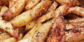 assiette de frites maison au four